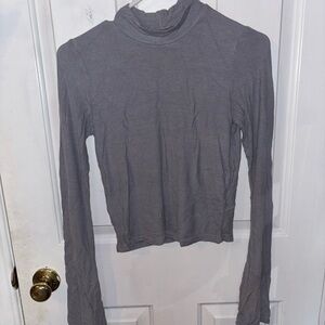 American Eagle Outfitters Gray Ribbed Cropped Bell Sleeve Top